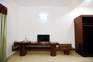 Deluxe Suite | Interior - Luxe By Lotels (Chennai)