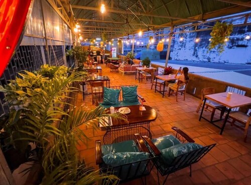 Social Backpacker Hostel & Rooftop Bar