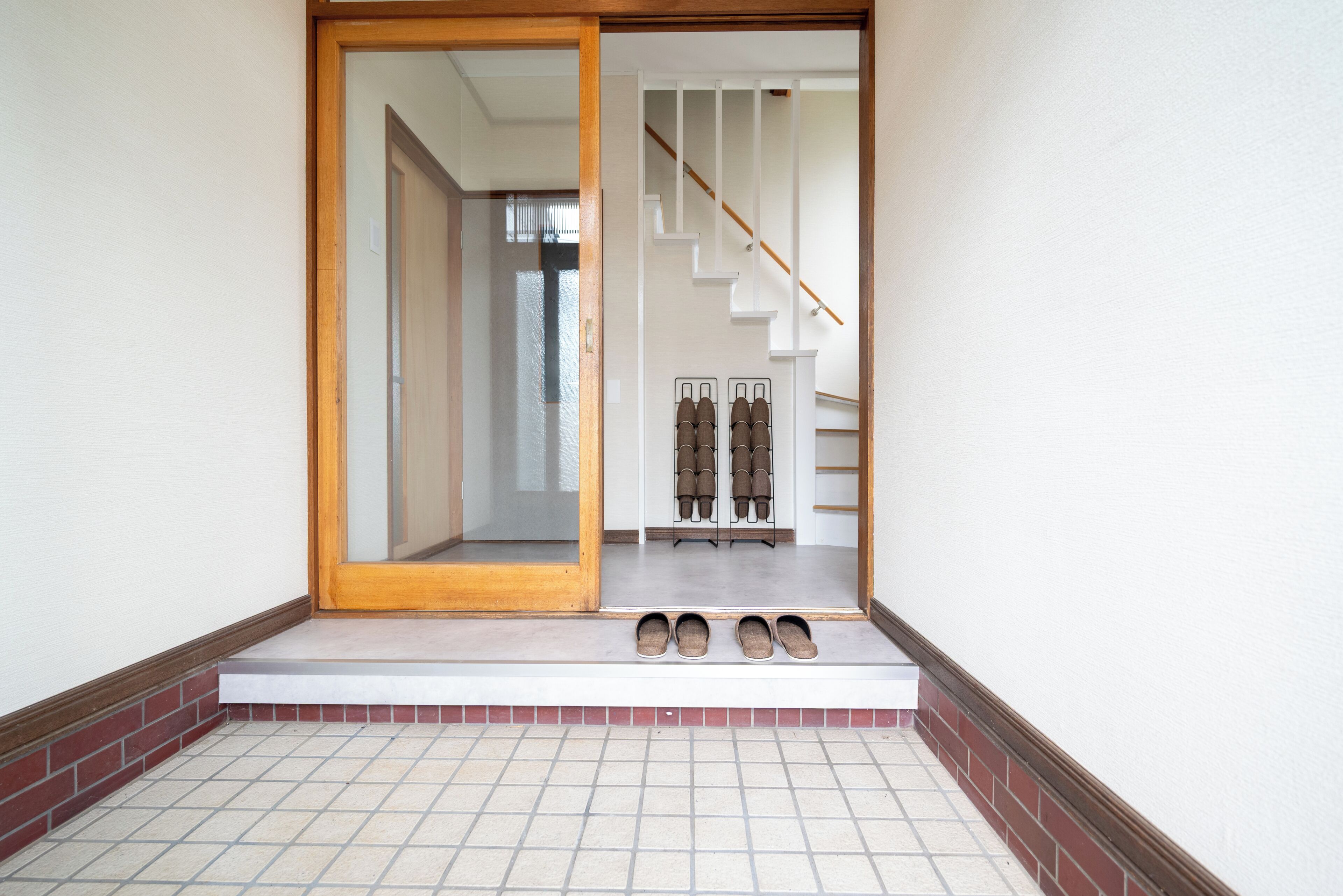 Basic House, City View | Interior