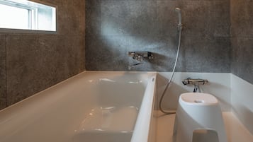 Basic House, City View | Bathroom