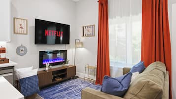 Smart-tv och eldstad
