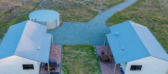 Pet friendly and peaceful, close to the beaches, mountains, national parks.
