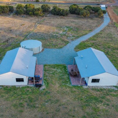 Baudin - Pet friendly and peaceful, close to the beaches, national parks.