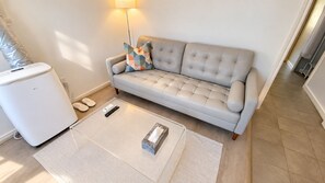 Living area - Park view home (Vancouver)