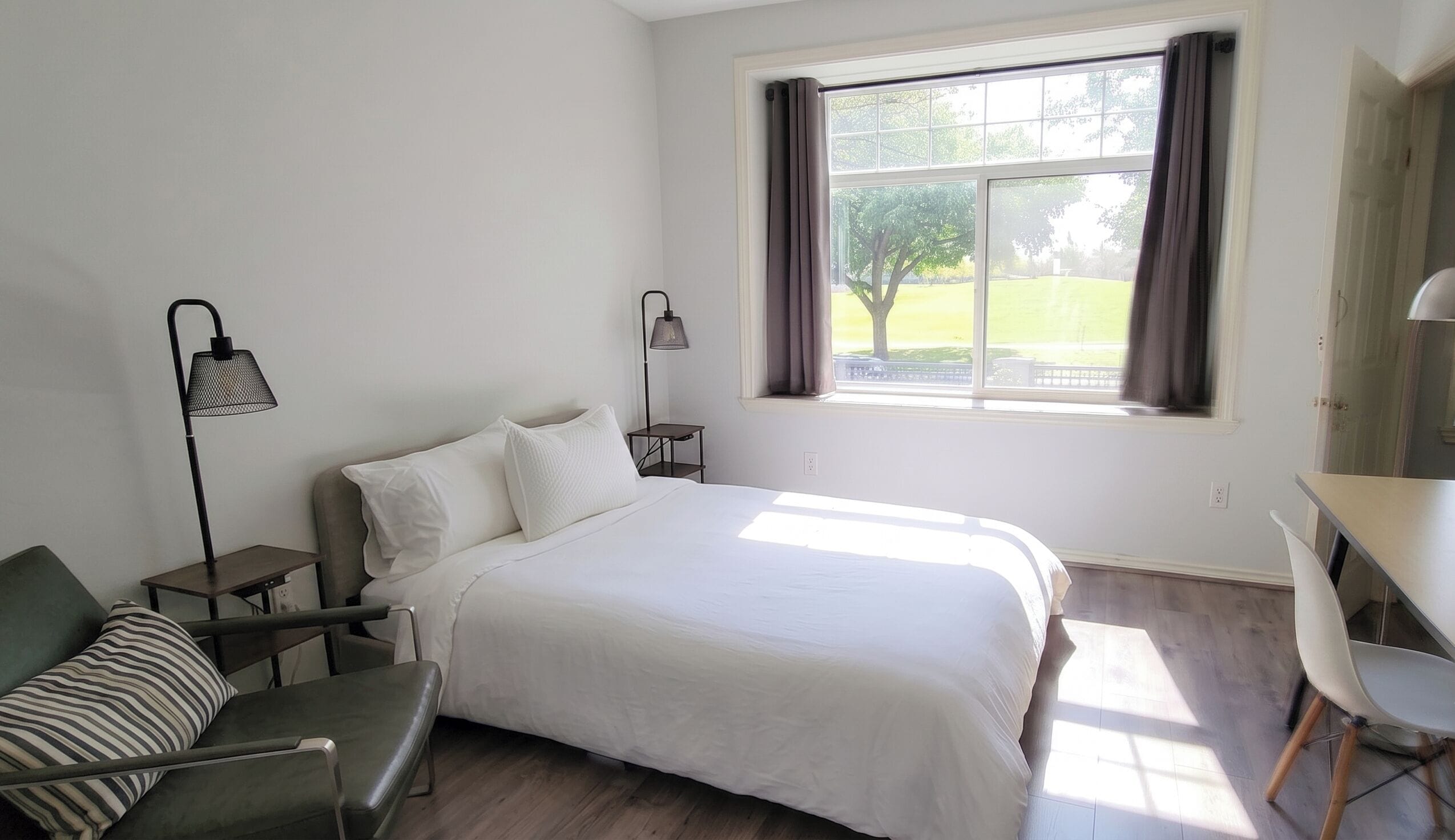 2 habitaciones, tabla de planchar con plancha y wifi gratis 
