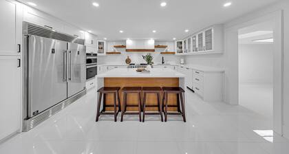 RoRaRi Villa : Group Getaway on Gated Estate!