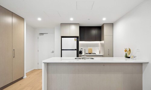 MetaWiseBnB Modern 1BR Near Shops & Metro