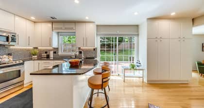 Willow Family Lodge,,
Spacious 4-bedroom house in beautiful Herndon with AC