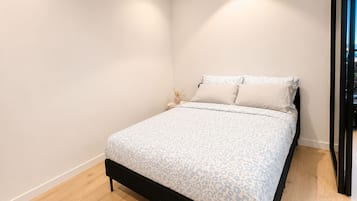 Fer et planche à repasser, accès Internet, draps fournis