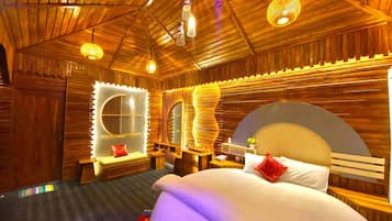 Premium Double Room, Balcony, Mountain View | Meja, Wi-fi percuma, cadar katil