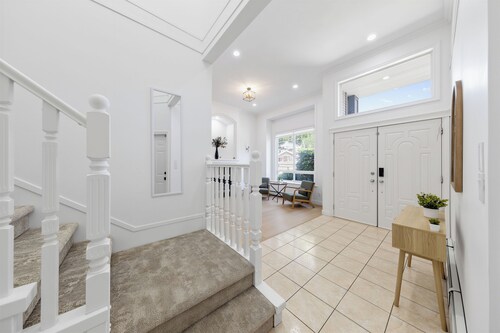 Spacious 4-bedroom apartment + den home in Surrey