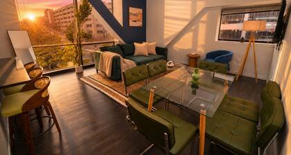 Stylish 2BR Escape - 10 minutes walk to RiverWalk