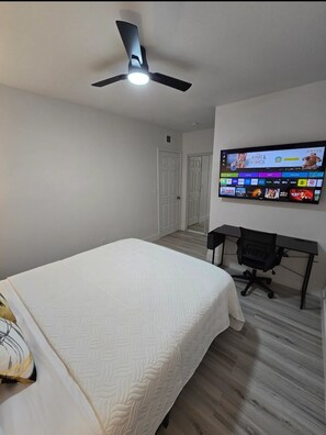Room - Private Studio Near Strip & Airport (Las Vegas)
