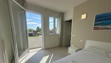 Standard Double Room | Desk, WiFi (free)