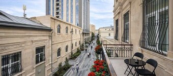 Central 2BR | Double + 2 Single Beds
