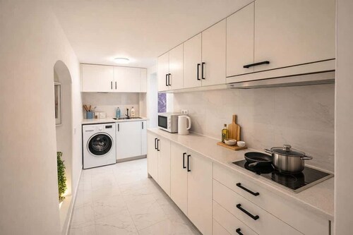 Cozy 1BR Near Nizami & Fountain Square