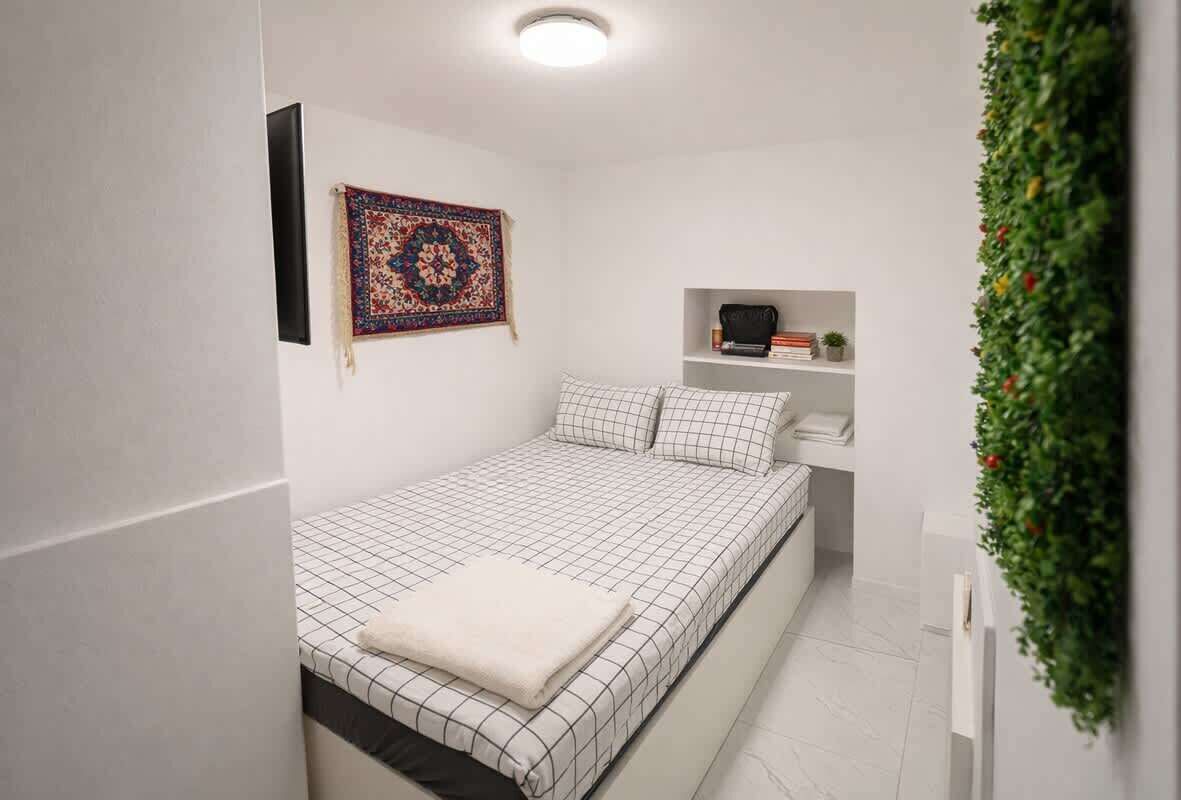 1 slaapkamer, een strijkplank/strijkijzer, wifi, beddengoed