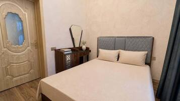1 Schlafzimmer, Schreibtisch, Bügeleisen/Bügelbrett, WLAN