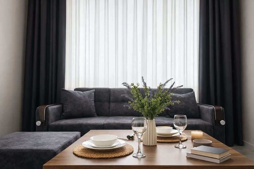 Central Apartment | Double Bed + Fixed Loveseat