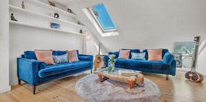Living area - Elegant 1-Bed Apartment, 2 mins from tube, Wimbledon Tennis (London)