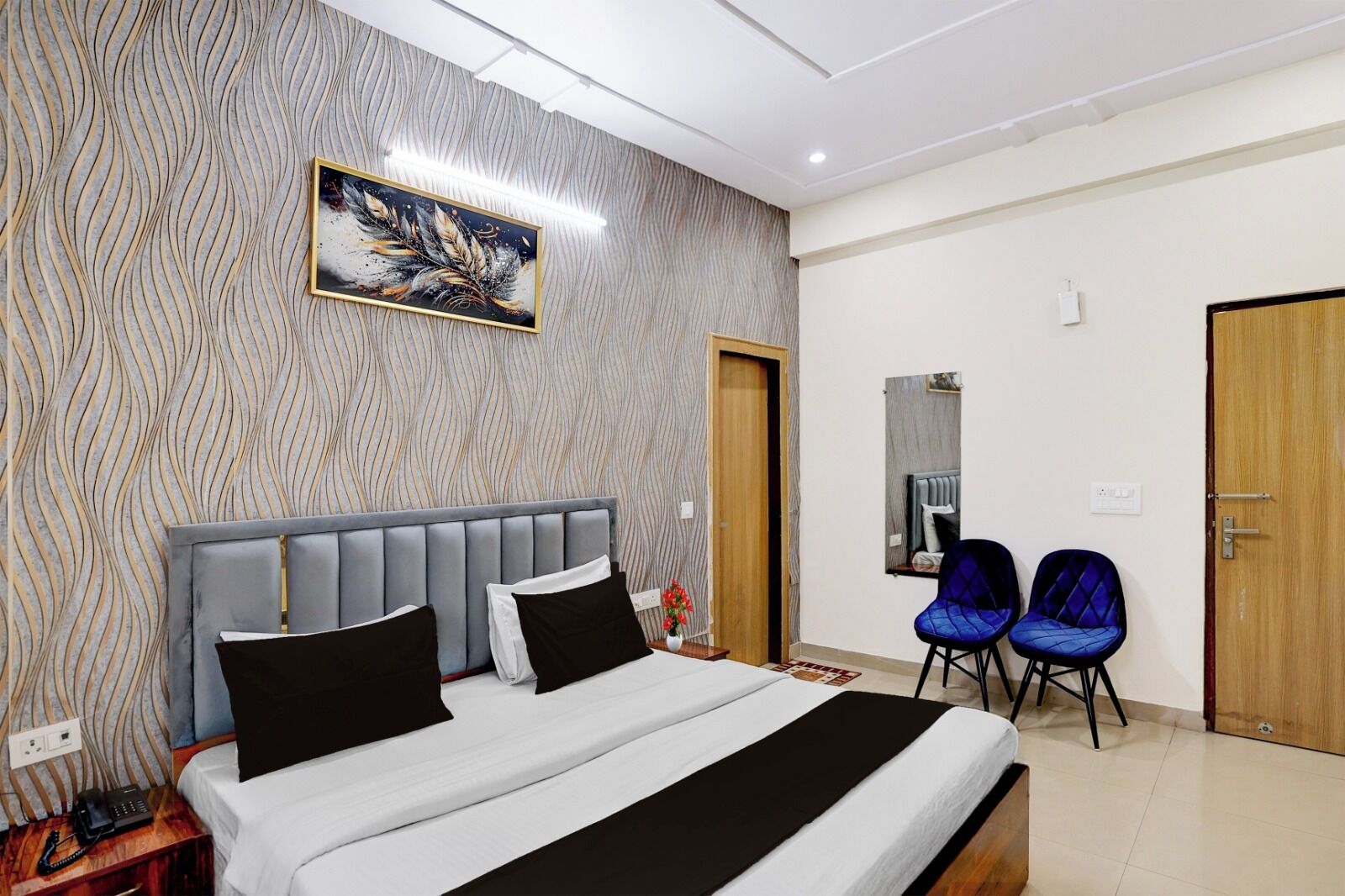 Deluxe Room | Desk, laptop workspace, free WiFi
