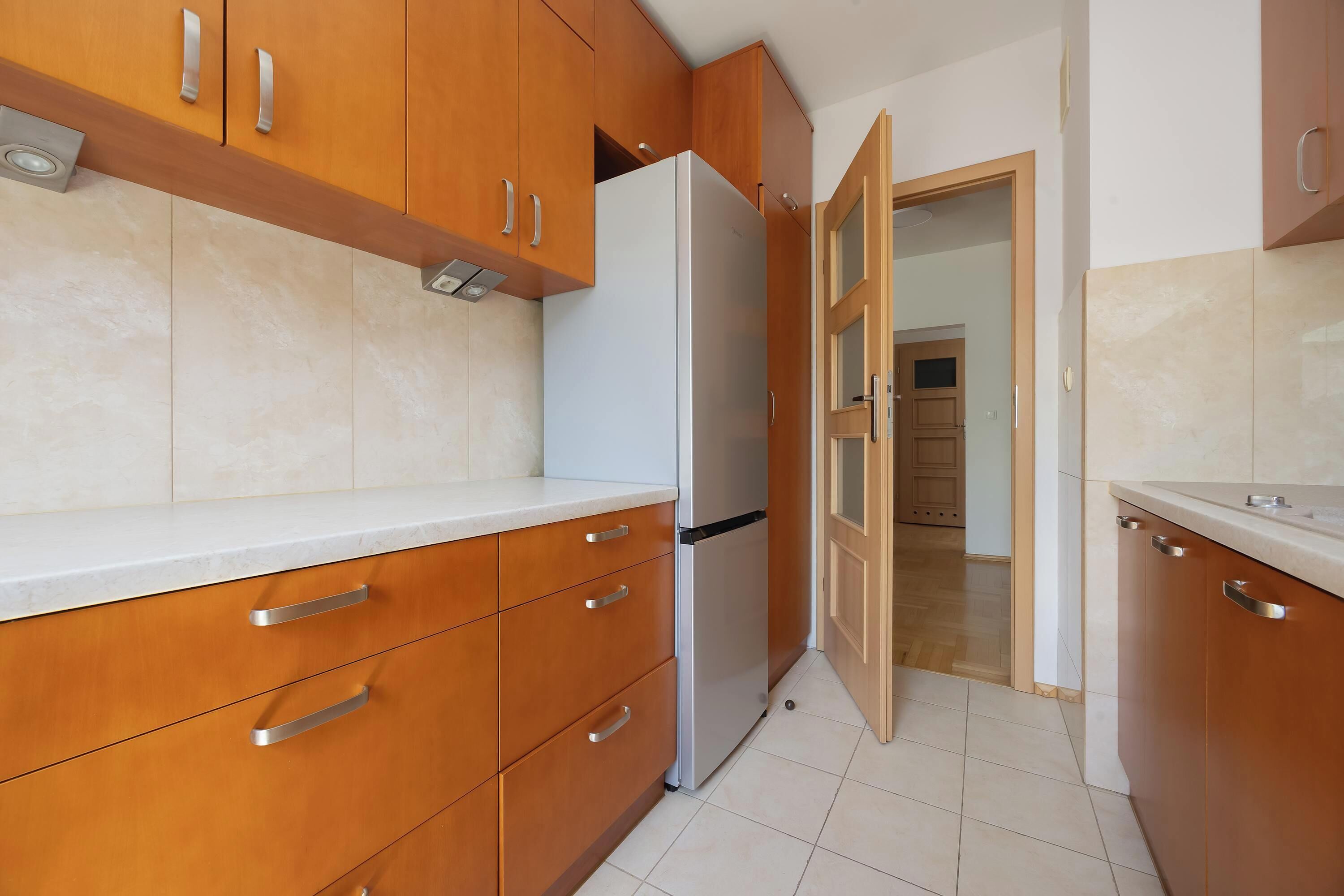 Kühlschrank, Ofen, Herdplatte, Geschirrspüler