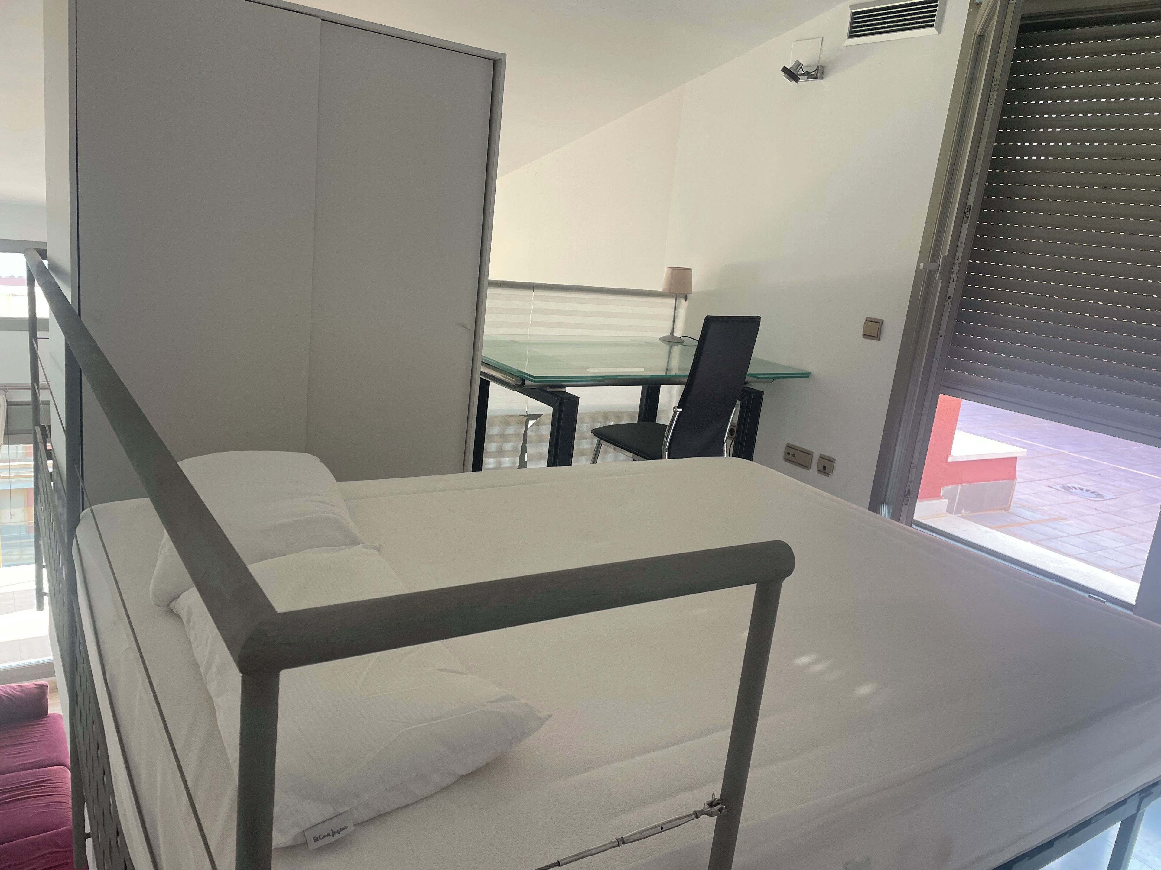 Iron/ironing board, WiFi (free)