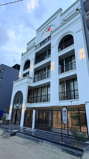 Exterior - The Koi Boutique Hotel (Gurugram)