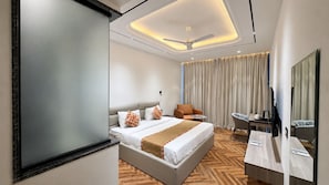 Deluxe Room, Balcony | Egyptian cotton sheets, premium bedding, individually furnished, desk - The Koi Boutique Hotel (Gurugram)