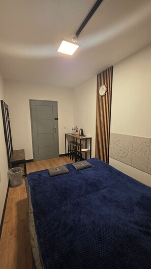 Basic Double Room, Patio, Garden View - AirNest24 (Sączów)