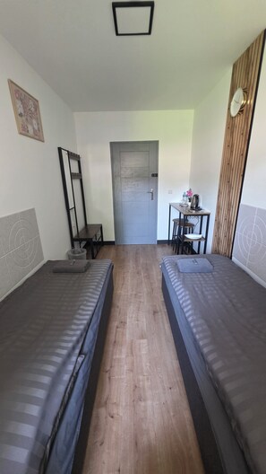 Basic Double Room, Patio, Garden View - AirNest24 (Sączów)