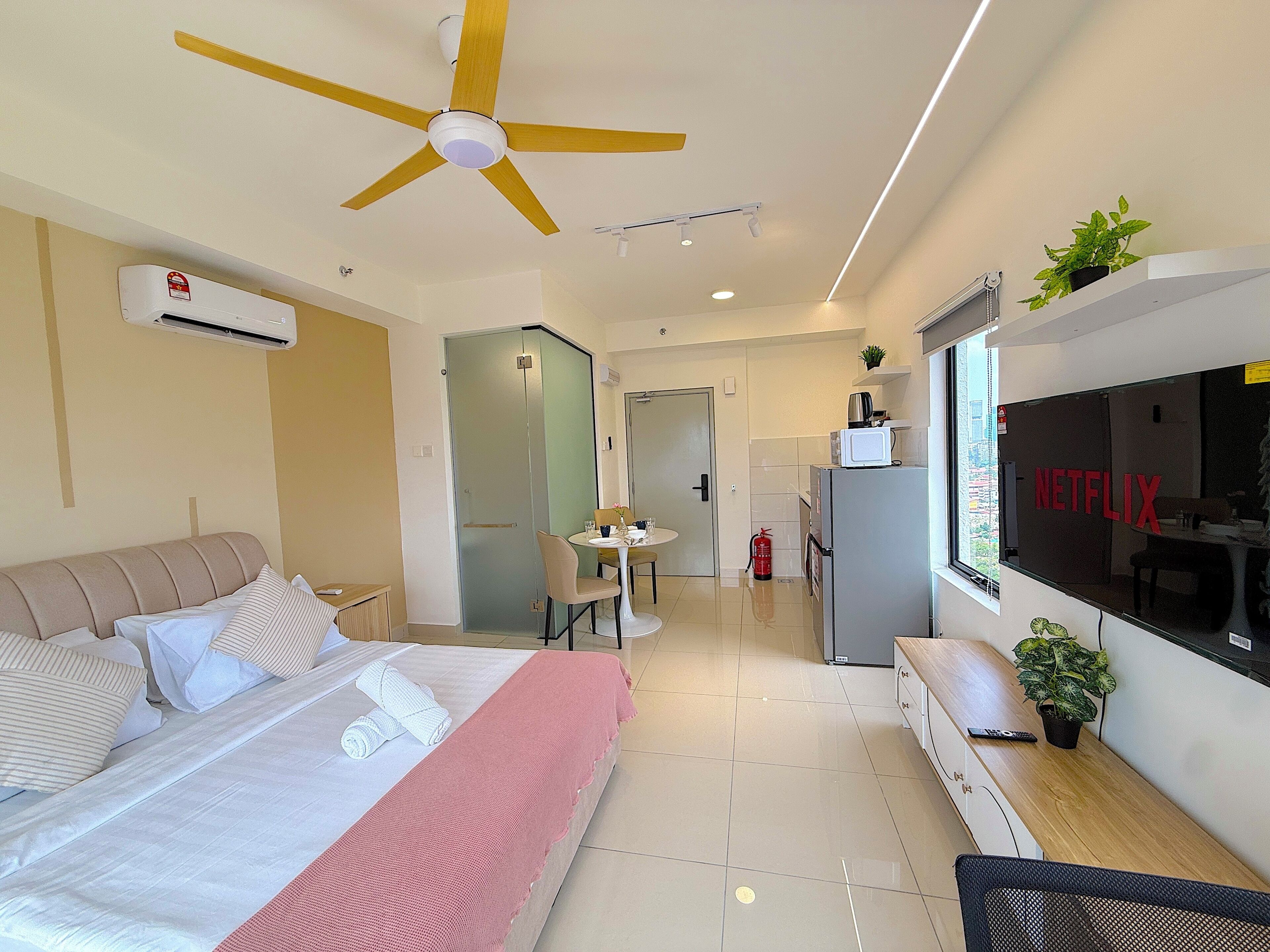 Superior appartement, privébadkamer, uitzicht op de stad | Lakens van Egyptisch katoen, luxe beddengoed