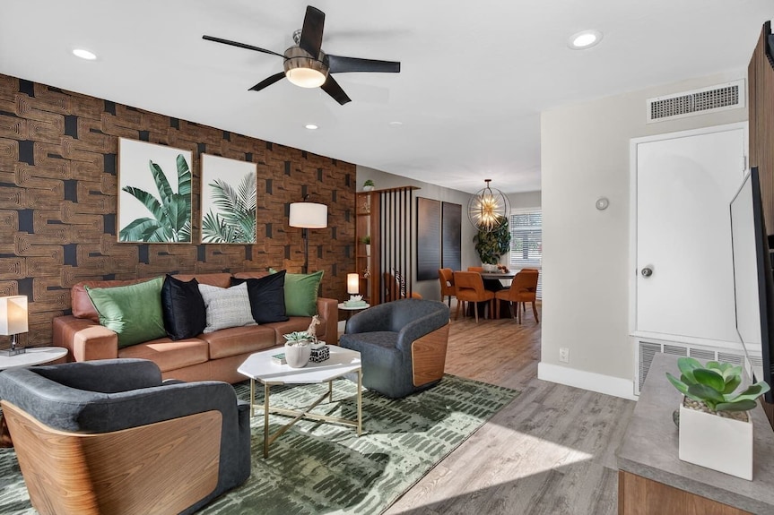 Walk To Fashion Sq | Ev Charger | Old Town | Pool - Scottsdale, AZ
