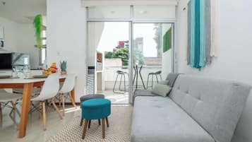 Apartment, City View | Living area
