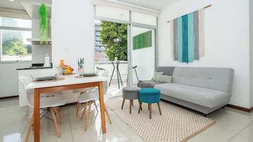 Apartamento, vistas a la ciudad | Zona de estar