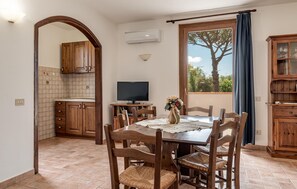 Dining - Pet friendly apartment in Roccastrada with WiFi (Roccastrada)