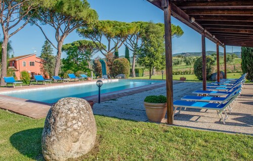 Pet friendly apartment in Roccastrada with WiFi