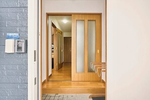 Hus – basic, byutsikt | Innvendig