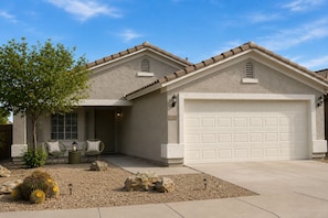 Exterior - The Sunset on Sunray Retreat w/private pool (San Tan Valley)