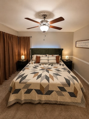 Room - The Sunset on Sunray Retreat w/private pool (San Tan Valley)