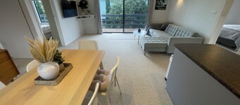5 Bed Room Beachside Family Home (50m to Beach)
