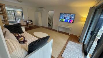 5 bedrooms, free WiFi, wheelchair access