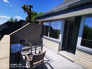 Outdoor dining - Vrbo Property (Malmedy)
