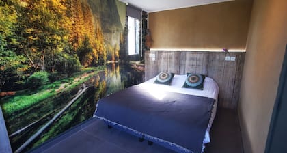 Cottage 408 is tastefully decorated, with a sunny terrace and a view of the valley.