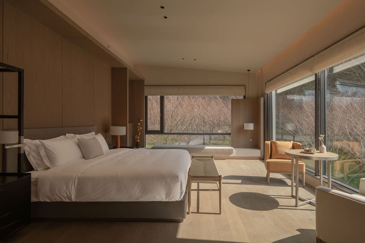 Luxury Double Room | Desk, free WiFi, bed sheets