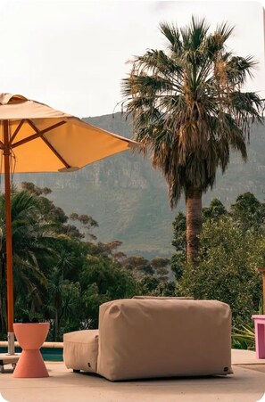 Unclassified image, 3 of 34, button - Spacious 5-bedroom house with mountain views (Cape Town)