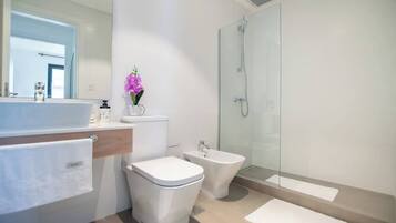 Appartamento, vista città | Bagno