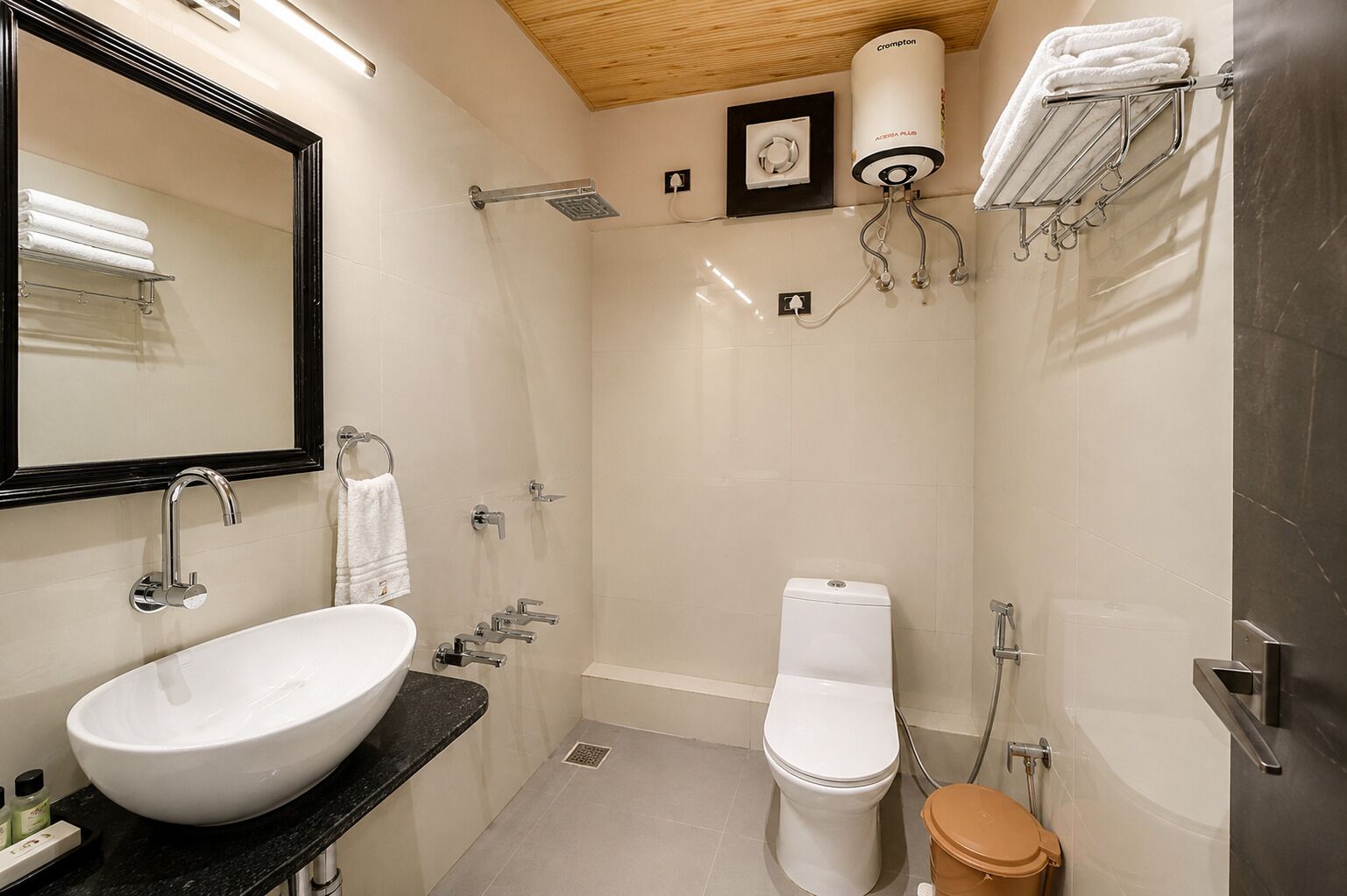 Premium Valley View Room | Bathroom