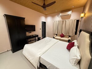 Quarto casal, vista para a montanha
