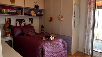4 dormitorios, tabla de planchar con plancha, wifi y ropa de cama